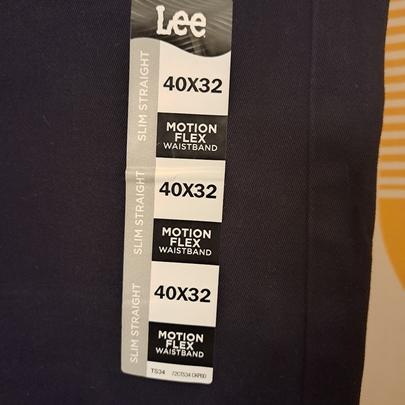 NWT!!! Mens Lee Black Slim Straight Active Stretch Jeans 40x32 - Picture 2 of 5